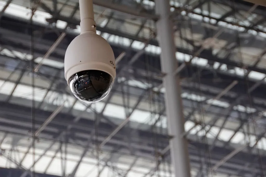 Vidéosurveillance ou télésurveillance : Quelle option choisir pour votre système d’alarme ?